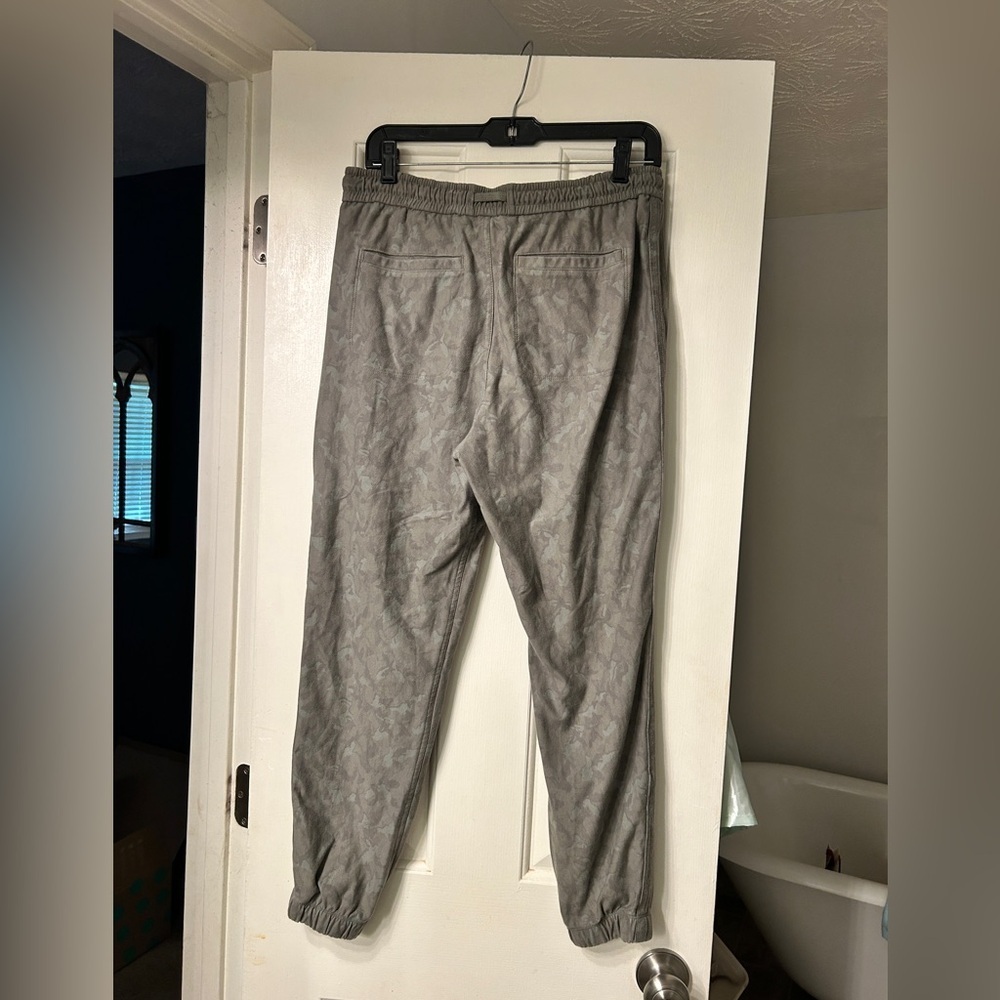 ATHLETA WOMEN’S FARALLON STRATUM CAMO JOGGER SIZE 8 - Picture 5 of 5